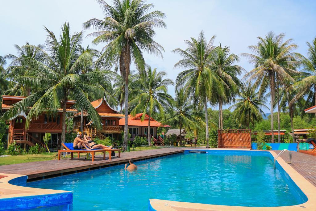The Ford Sunset Beach Resort Wok Tum Esterno foto